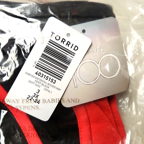 ❤️NWT VINTAGE TORRID SHORTS - DISNEY MOUSEKETEER - PULL ON FLEECE - PLUS SIZE - Picture 8 of 15